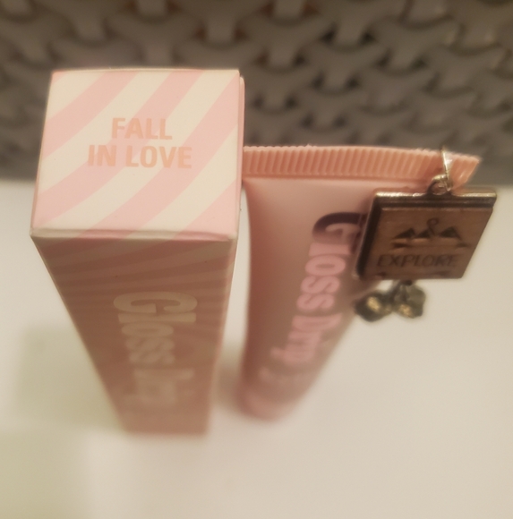 Kylie Cosmetics gloss drip FALL IN LOVE/sheer red berry with charm attached. - Picture 2 of 6